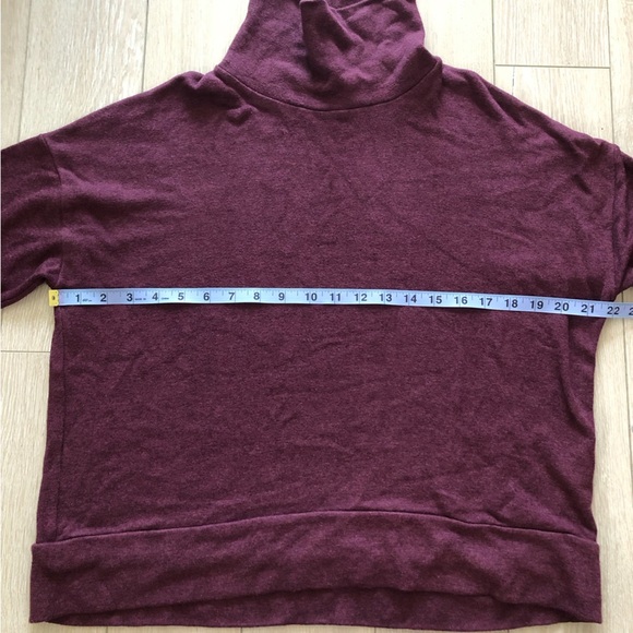 Aritzia Community Allora Turtleneck Long Sleeve Top in Maroon Size M - Picture 8 of 10